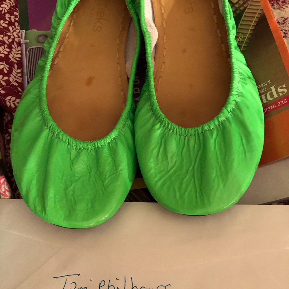 Size 8 GUC Galactic Green Tieks
